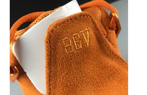 AA2494-801 Retro 18 AA2494-801 Orange Campfire Jordan  0528